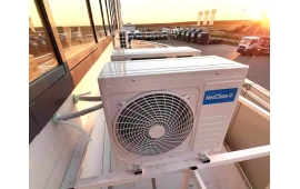 Установка наружных блоков на крыше входной группы