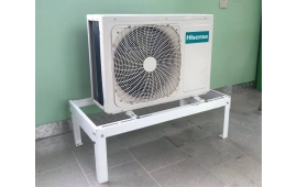 Установка наружного блока кондиционера на подставку.